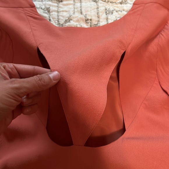 Flutter sleeve mini dress with unique back - Picture 3 of 5